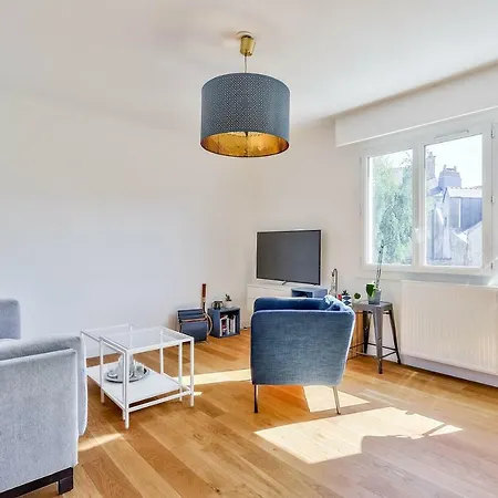 Apartment Large In The Devallieres-zola District *