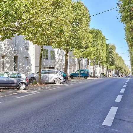 Large In The Devallieres-zola District Apartment Nantes
